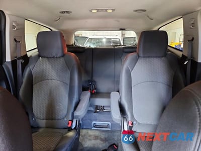 Zdjęcie 10 z 13 samochodu: 2011 CHEVROLET TRAVERSE LT VIN:1GNKVGED0BJ265584 - miniatura