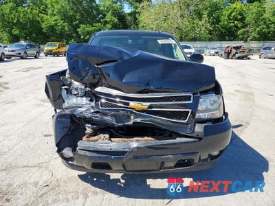 Piąte zdjęcie samochodu w środku: 2014 CHEVROLET SUBURBAN K1500 LT VIN:1GNSKJE77ER188735 - miniatura