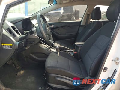 Zdjęcie 7 z 12 samochodu: 2018 KIA FORTE LX VIN:3KPFL4A74JE211005 - miniatura