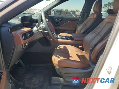 Zdjęcie 7 z 13 samochodu: 2025 LINCOLN AVIATOR RESERVE VIN:5LM5J7XC3SGL15860 - miniatura