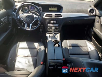 Zdjęcie 8 z 12 samochodu: 2014 MERCEDES-BENZ C 300 4MATIC VIN:WDDGF8AB6ER310352 - miniatura