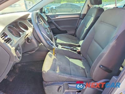 Zdjęcie 7 z 12 samochodu: 2016 VOLKSWAGEN GOLF S VIN:3VW117AU9GM035247 - miniatura