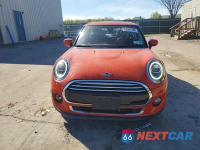 Piąte zdjęcie samochodu w środku: 2021 MINI COOPER VIN:WMWXR3C08M2N75889 - miniatura
