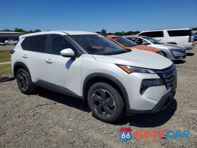 Czwarte zdjęcie samochodu z boku: 2025 NISSAN ROGUE SV VIN:5N1BT3BBXSC766704 - miniatura