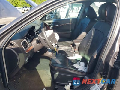 Zdjęcie 7 z 12 samochodu: 2011 LINCOLN MKZ VIN:3LNHL2GC0BR755119 - miniatura