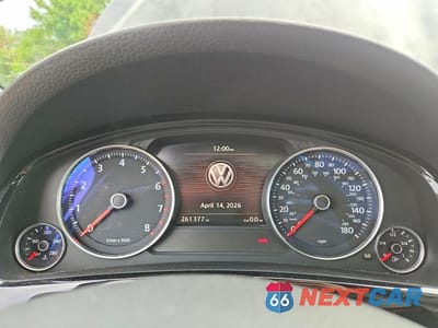 Zdjęcie 9 z 13 samochodu: 2017 VOLKSWAGEN TOUAREG WOLFSBURG VIN:WVGRF7BP9HD000586 - miniatura