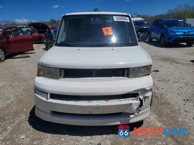 Piąte zdjęcie samochodu w środku: 2005 TOYOTA SCION XB VIN:JTLKT324X50180181 - miniatura