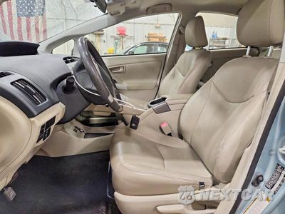 Zdjęcie 7 z 12 samochodu: 2013 TOYOTA PRIUS THREE VIN:JTDKN3DUXD1642878 - miniatura