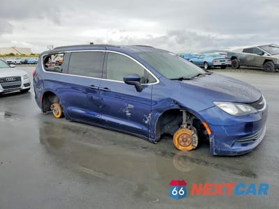 Czwarte zdjęcie samochodu z boku: 2020 CHRYSLER VOYAGER LXI VIN:2C4RC1DG3LR192116 - miniatura