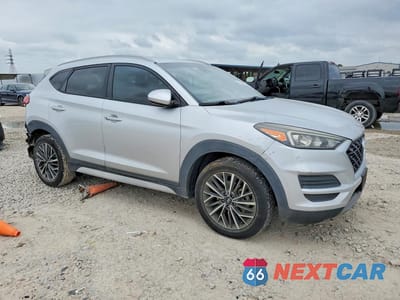 Czwarte zdjęcie samochodu z boku: 2019 HYUNDAI TUCSON SEL VIN:KM8J33AL1KU941650 - miniatura