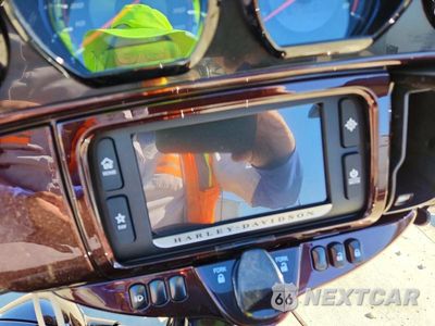 Zdjęcie 7 z 10 samochodu: 2018 HARLEY-DAVIDSON FLHTKSE CVO LIMITED VIN:1HD1TEH3XJB950443 - miniatura
