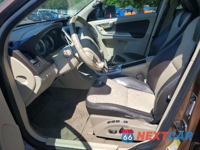 Zdjęcie 7 z 12 samochodu: 2010 VOLVO XC60 VIN:YV4992DZ9A2119881 - miniatura
