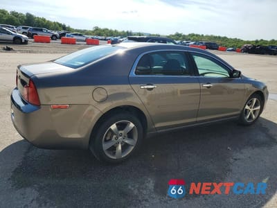 Trzecie zdjęcie samochodu z tyłu: 2012 CHEVROLET MALIBU 1LT VIN:1G1ZC5E04CF313891 - miniatura