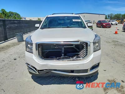 Piąte zdjęcie samochodu w środku: 2017 GMC YUKON DENALI VIN:1GKS2CKJ8HR402600 - miniatura
