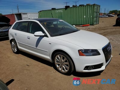 Czwarte zdjęcie samochodu z boku: 2011 AUDI A3 PREMIUM VIN:WAUDFAFM6BA055806 - miniatura