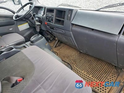 Zdjęcie 8 z 13 samochodu: 2015 ISUZU NQR BOX TRUCK VIN:JALE5W161F7902295 - miniatura