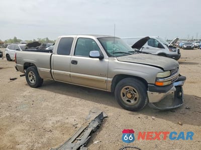 Czwarte zdjęcie samochodu z boku: 1999 CHEVROLET SILVERADO C1500 VIN:2GCEC19T0X1125952 - miniatura