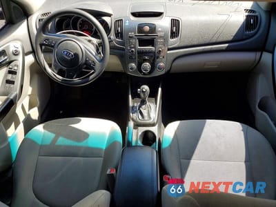 Zdjęcie 8 z 13 samochodu: 2013 KIA FORTE EX VIN:KNAFU4A23D5730867 - miniatura