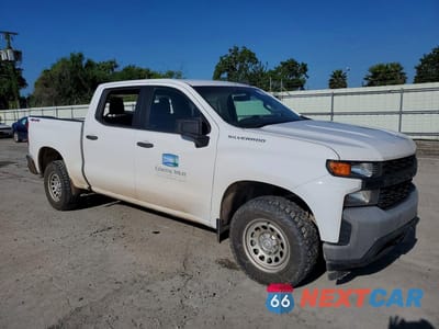 Czwarte zdjęcie samochodu z boku: 2021 CHEVROLET SILVERADO K1500 VIN:3GCUYAEF8MG359725 - miniatura