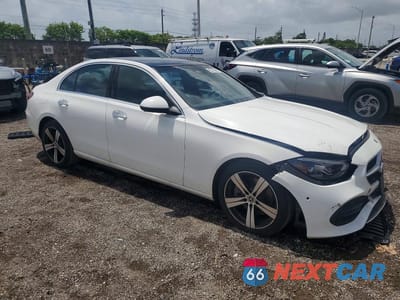 Czwarte zdjęcie samochodu z boku: 2025 MERCEDES-BENZ C 300 VIN:W1KAF4GB6SR238716 - miniatura