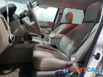 Zdjęcie 7 z 13 samochodu: 2010 FORD ESCAPE XLT VIN:1FMCU0DG9AKC68846 - miniatura
