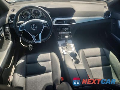 Zdjęcie 8 z 12 samochodu: 2013 MERCEDES-BENZ C 300 4MATIC VIN:WDDGF8AB2DA818430 - miniatura
