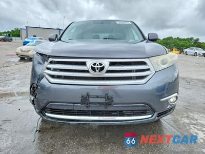 Piąte zdjęcie samochodu w środku: 2013 TOYOTA HIGHLANDER SE VIN:5TDZK3EHXDS101969 - miniatura