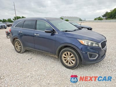 Czwarte zdjęcie samochodu z boku: 2016 KIA SORENTO LX V6 VIN:5XYPG4A56GG002495 - miniatura