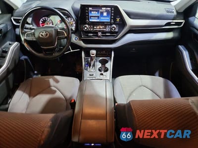 Zdjęcie 8 z 13 samochodu: 2020 TOYOTA HIGHLANDER LE VIN:5TDBZRBH5LS005668 - miniatura