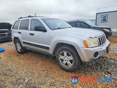 Czwarte zdjęcie samochodu z boku: 2005 JEEP GRAND CHEROKEE LAREDO VIN:1J4GS48KX5C676218 - miniatura