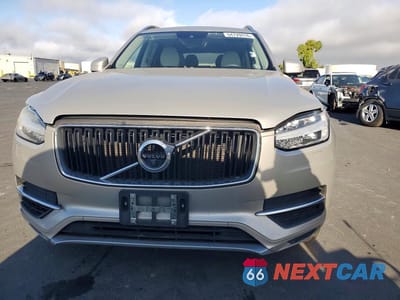 Piąte zdjęcie samochodu w środku: 2016 VOLVO XC90 T8 VIN:YV4BC0PK2G1066347 - miniatura