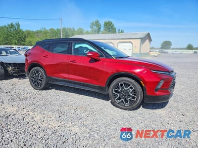 Czwarte zdjęcie samochodu z boku: 2025 CHEVROLET BLAZER RS VIN:3GNKBKRS1SS132643 - miniatura