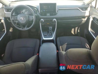 Zdjęcie 8 z 13 samochodu: 2023 TOYOTA RAV4 LE VIN:JTMMWRFV5PD204559 - miniatura