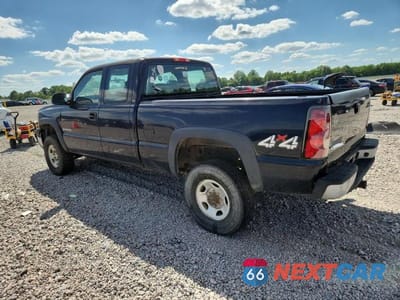 Drugie zdjęcie samochodu z przodu: 2005 CHEVROLET SILVERADO K2500 HEAVY DUTY VIN:1GCHK29U25E203934 - miniatura