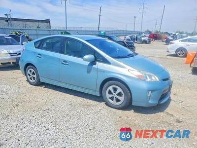Czwarte zdjęcie samochodu z boku: 2012 TOYOTA PRIUS THREE VIN:JTDKN3DU3C1570680 - miniatura