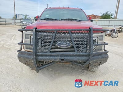 Piąte zdjęcie samochodu w środku: 2022 FORD F350 SUPER DUTY VIN:1FT8W3DT1NEF56156 - miniatura