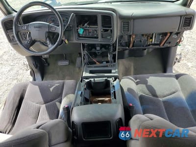 Zdjęcie 8 z 12 samochodu: 2004 GMC NEW SIERRA C1500 VIN:2GTEC19T141203652 - miniatura