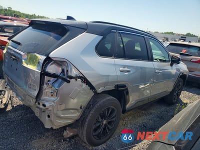 Trzecie zdjęcie samochodu z tyłu: 2022 TOYOTA RAV4 XSE VIN:4T3E6RFV2NU098284 - miniatura