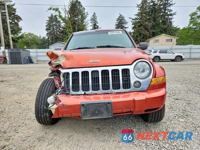 Piąte zdjęcie samochodu w środku: 2005 JEEP LIBERTY LIMITED VIN:1J4GL58K55W586721 - miniatura