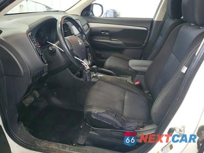 Zdjęcie 7 z 13 samochodu: 2016 MITSUBISHI OUTLANDER SE VIN:JA4AZ3A34GZ003276 - miniatura