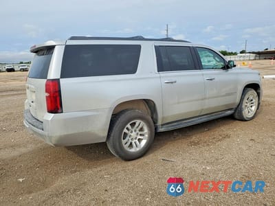 Trzecie zdjęcie samochodu z tyłu: 2019 CHEVROLET SUBURBAN K1500 LT VIN:1GNSKHKC1KR314576 - miniatura