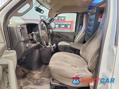 Zdjęcie 7 z 13 samochodu: 2023 CHEVROLET EXPRESS G2500 VIN:1GCWGAFP0P1258961 - miniatura
