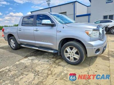 Czwarte zdjęcie samochodu z boku: 2010 TOYOTA TUNDRA CREWMAX LIMITED VIN:5TFHW5F14AX117801 - miniatura