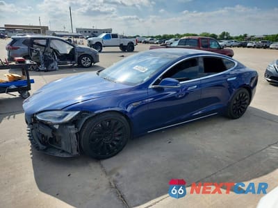 2016 TESLA MODEL S 5YJSA1E17GF157985 - główne zdjęcie licytacji z USA - miniatura