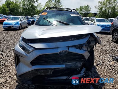 Piąte zdjęcie samochodu w środku: 2024 TOYOTA RAV4 XSE VIN:2T3E6RFV5RW053054 - miniatura