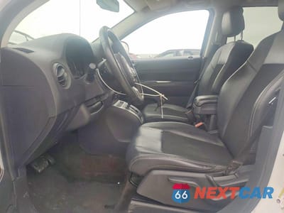 Zdjęcie 7 z 13 samochodu: 2014 JEEP COMPASS LATITUDE VIN:1C4NJDEB6ED817171 - miniatura