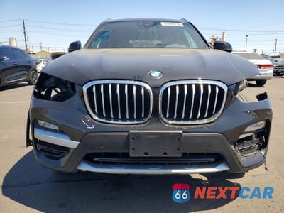 Piąte zdjęcie samochodu w środku: 2019 BMW X3 SDRIVE30I VIN:5UXTR7C54KLR50090 - miniatura