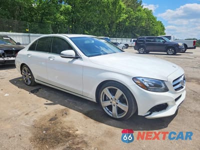 Czwarte zdjęcie samochodu z boku: 2018 MERCEDES-BENZ C 300 VIN:55SWF4JB6JU273848 - miniatura