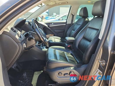 Zdjęcie 7 z 13 samochodu: 2012 VOLKSWAGEN TIGUAN S VIN:WVGAV7AX3CW006303 - miniatura