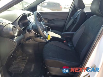 Zdjęcie 7 z 12 samochodu: 2018 NISSAN KICKS S VIN:3N1CP5CU3JL531964 - miniatura